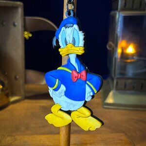 Walt Disney Attractions -  Donald Duck Keychain - New